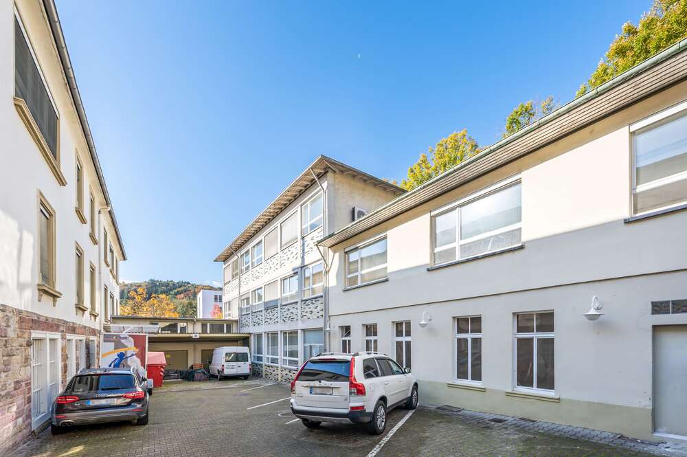Thumbnail-Halle in Baden-Baden 980,00 € 95 m²