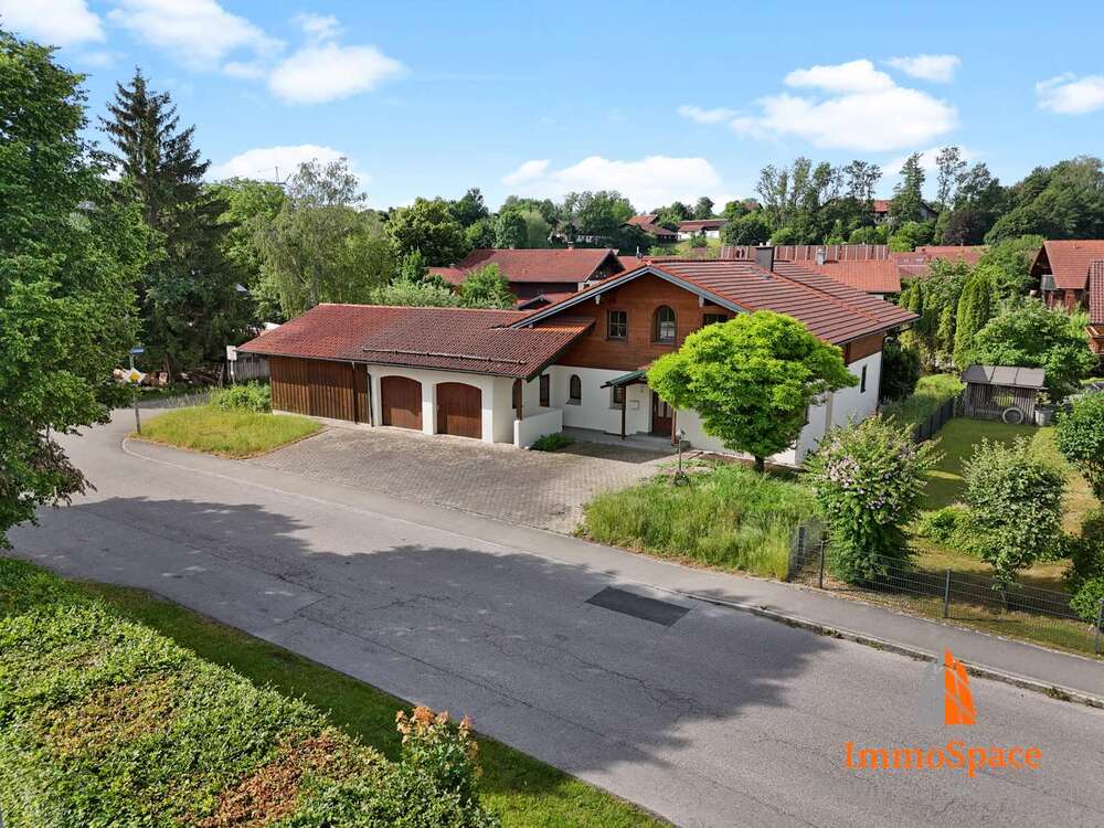 Thumbnail-Haus zum Kaufen in Fridolfing 699.000,00 € 245.63 m²