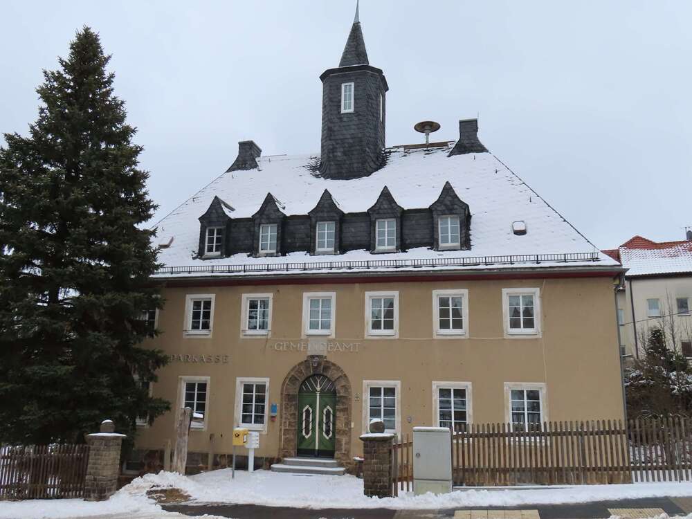 Thumbnail-Haus zum Kaufen in Wilkau-Haßlau 150.000,00 € 275 m²