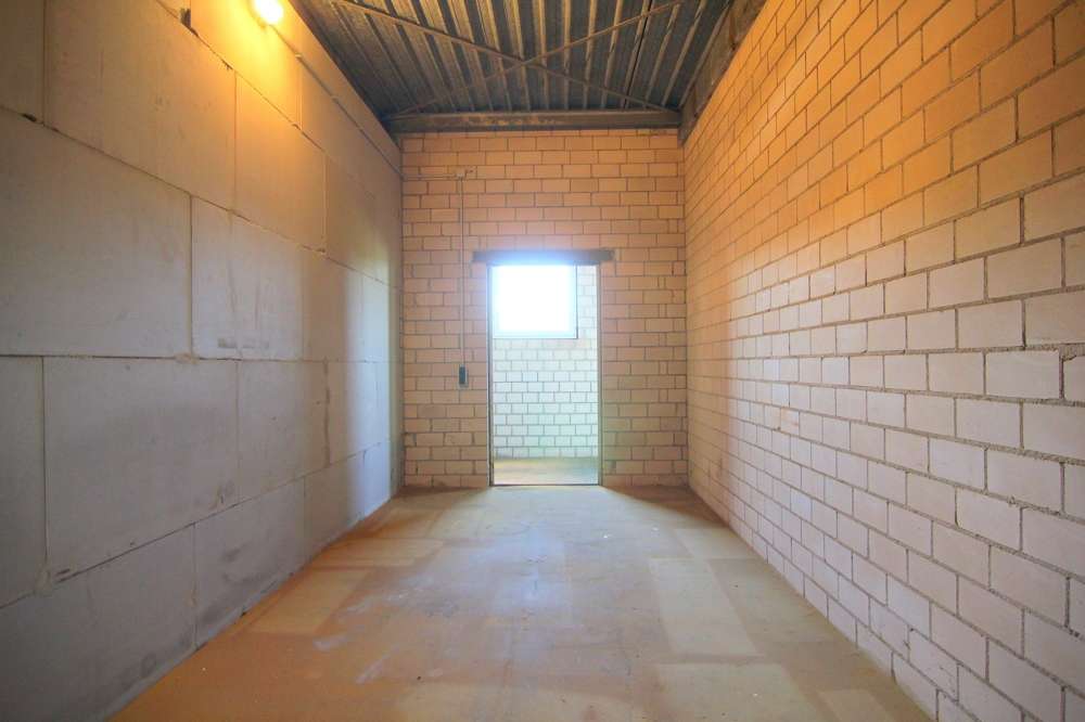 Thumbnail-Halle in Köln Sürth 129,00 € 15.63 m²