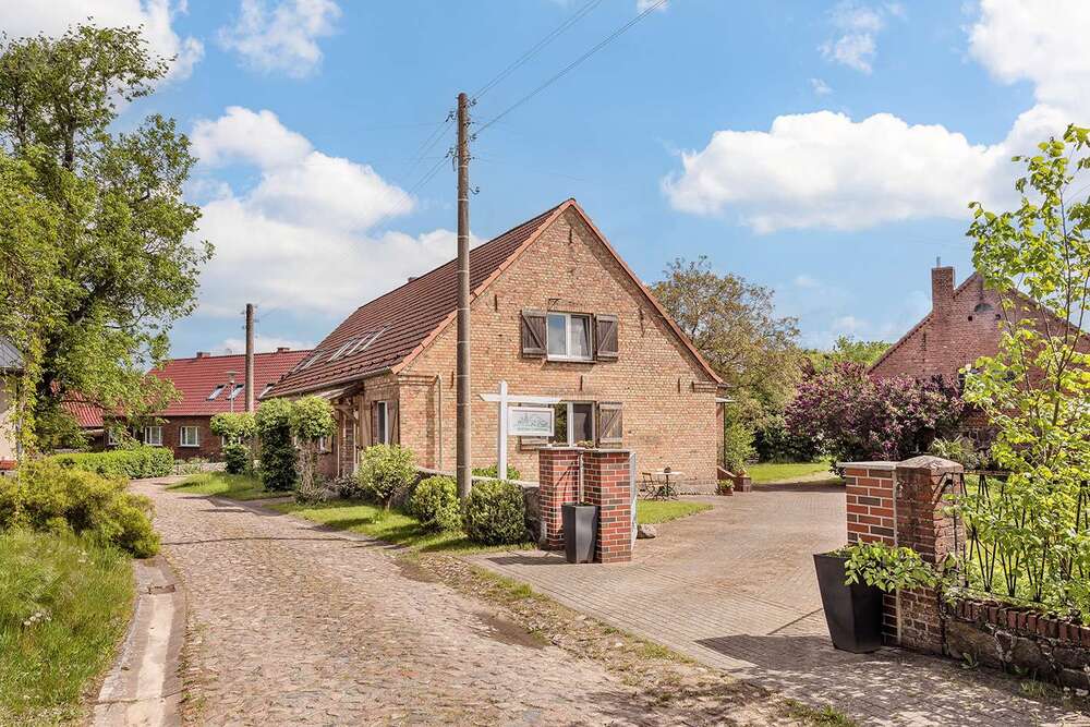 Thumbnail-Haus zum Kaufen in Gülitz-Reetz 745.000,00 € 408.21 m²