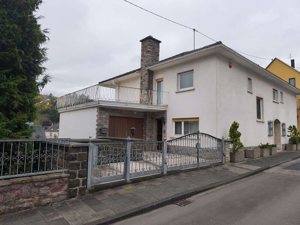 Thumbnail-Haus zum Kaufen in 55743 Idar-Oberstein 369.000,00 € 341 m²