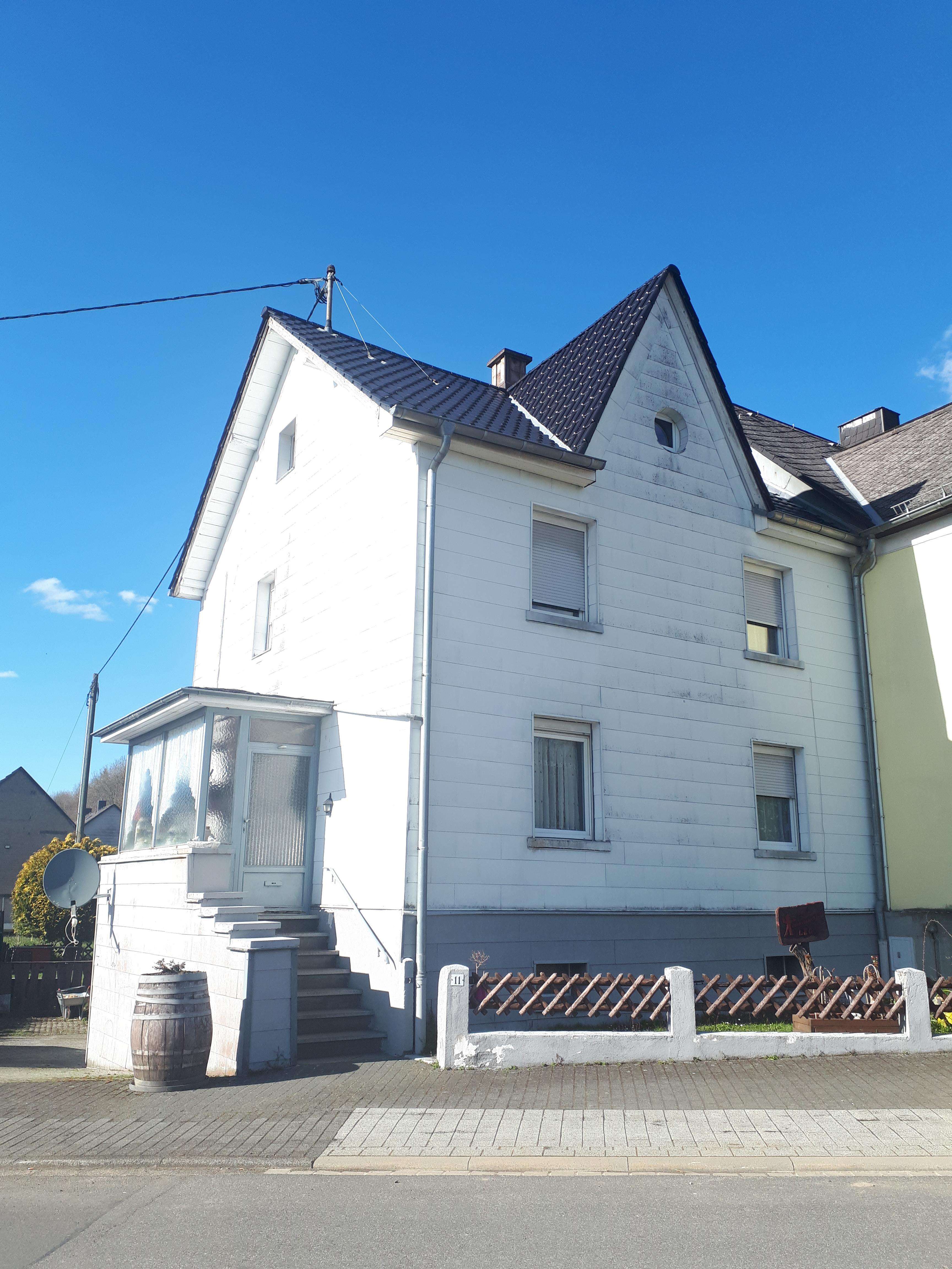 Thumbnail-Haus zum Kaufen in Gönnersdorf 125.000,00 € 110 m²