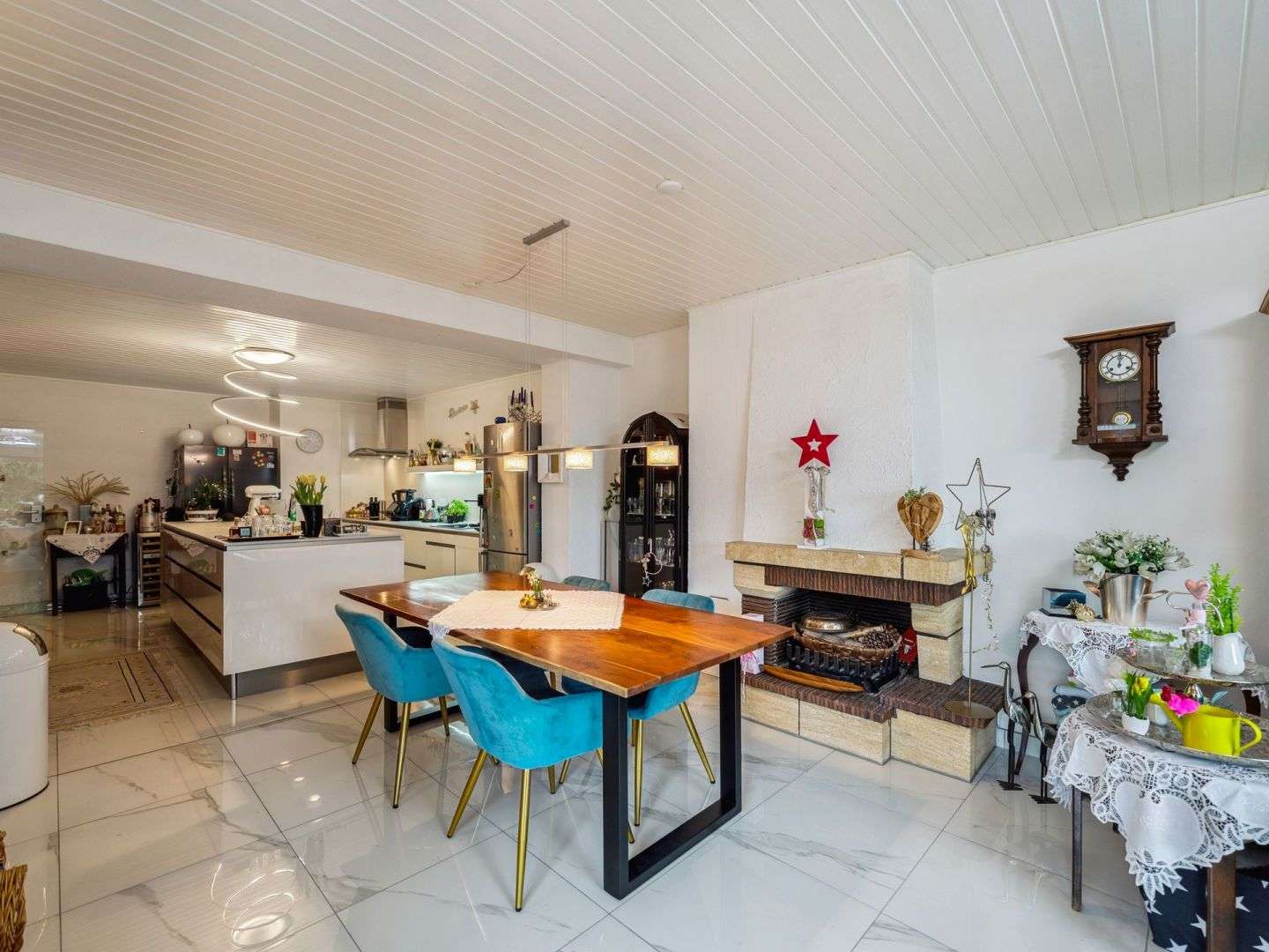 Thumbnail-Haus zum Kaufen in Kleinostheim 699.000,00 € 310.14 m²