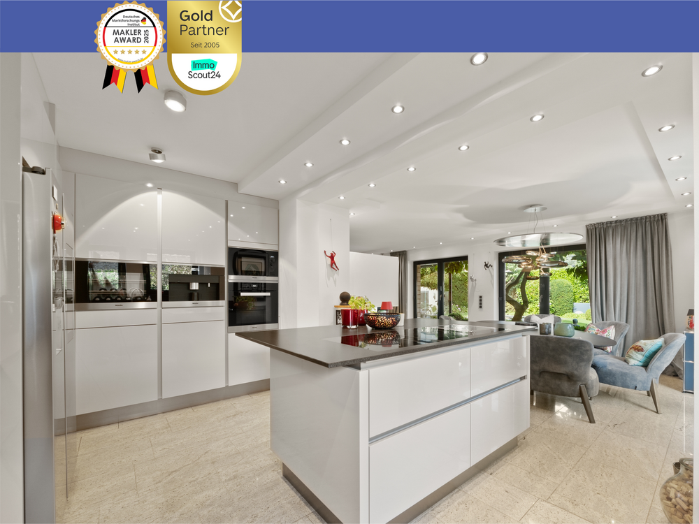 Thumbnail-Haus zum Kaufen in Kaarst 1.470.000,00 € 469 m²