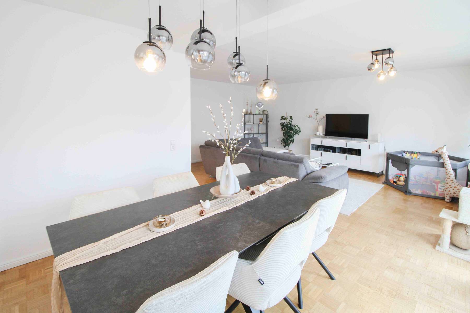 Thumbnail-Wohnung zum Kaufen in Neuenbürg 260.000,00 € 98.11 m²