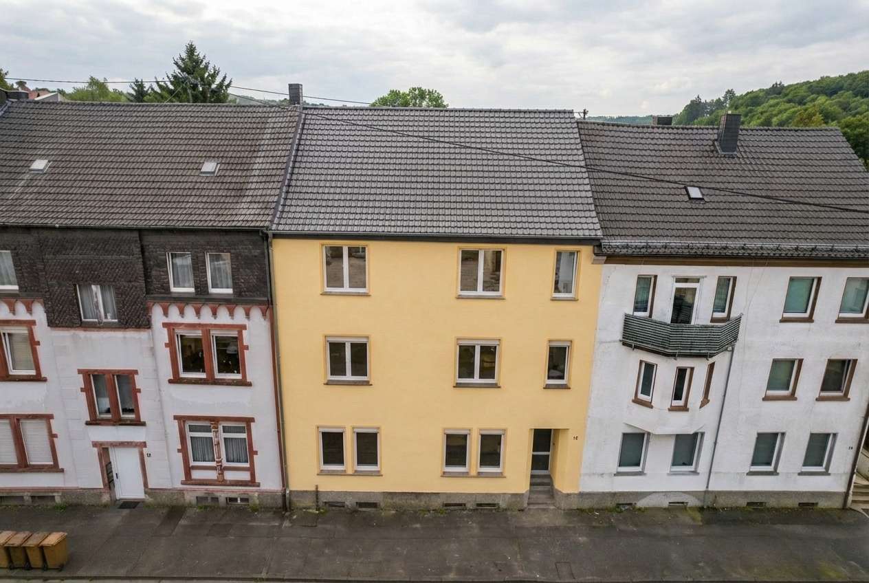 Thumbnail-Haus zum Kaufen in Altenkirchen 125.000,00 € 282 m²