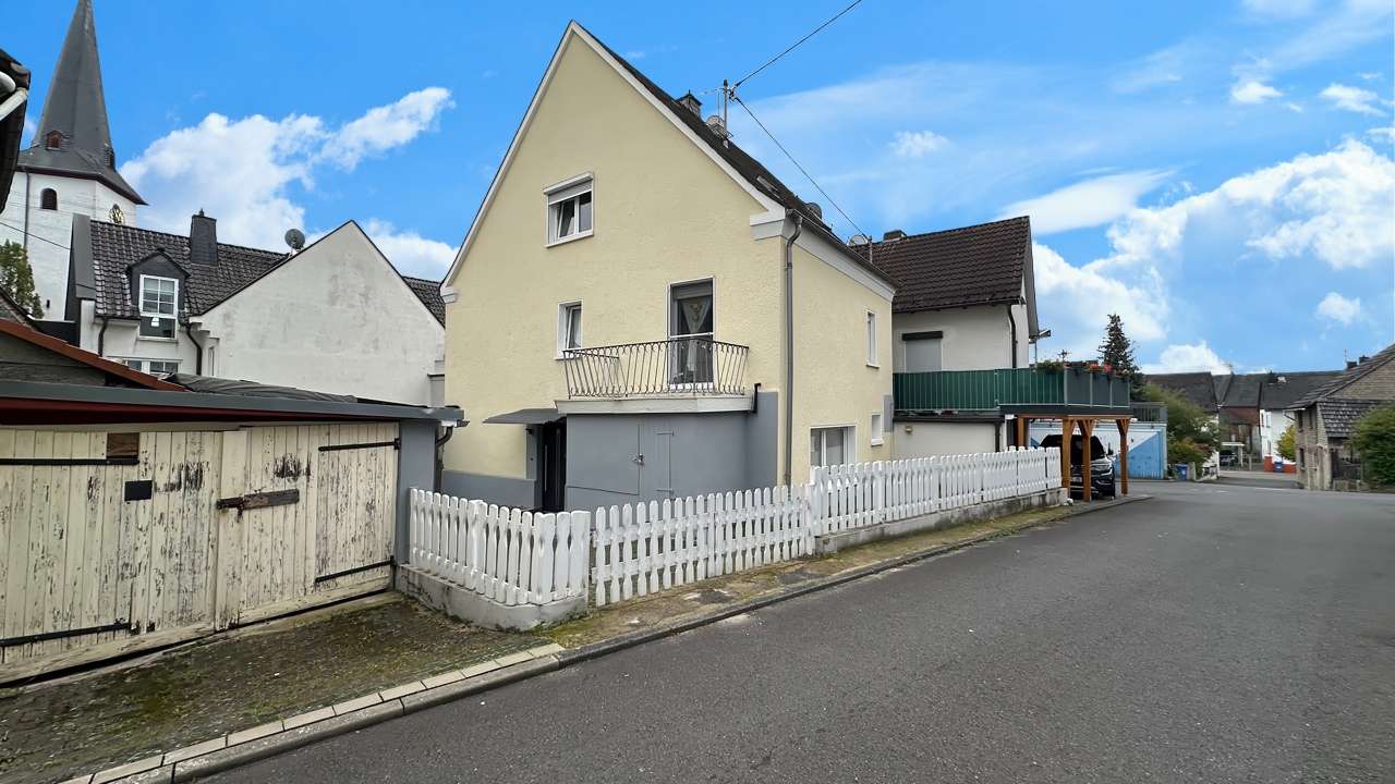 Thumbnail-Haus zum Kaufen in Dornburg Frickhofen 259.999,00 € 180 m²