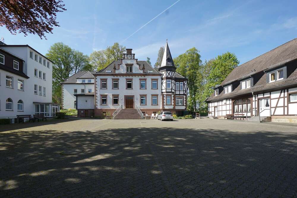 Thumbnail-Haus zum Kaufen in Warburg 1.400.000,00 € 2764 m²