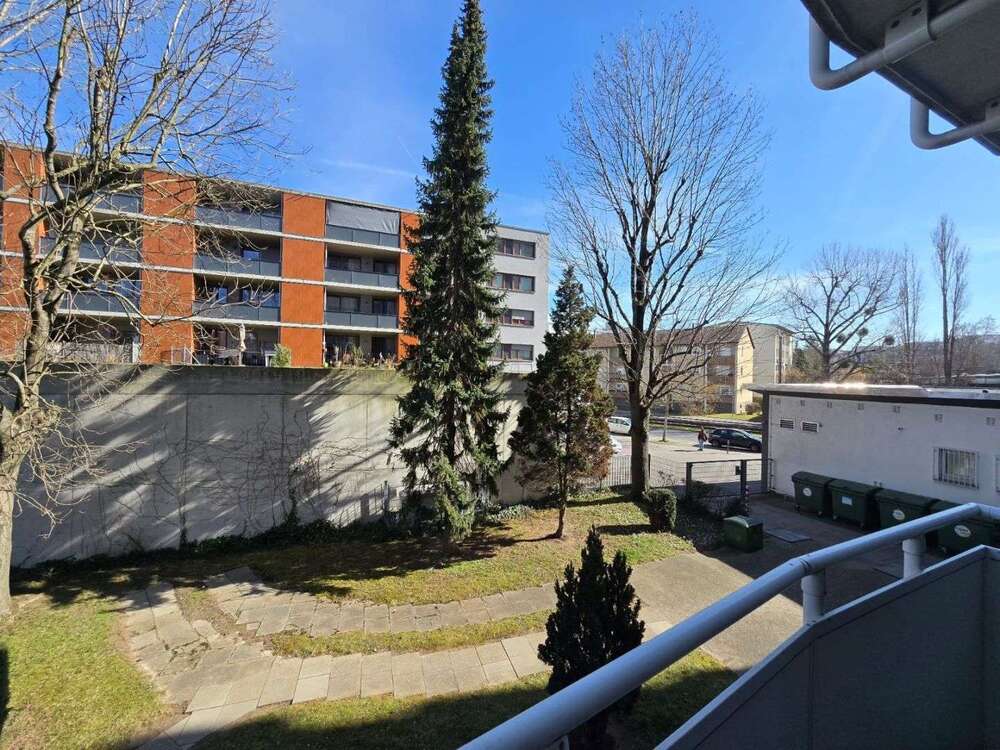 Thumbnail-Wohnung zum Kaufen in Stuttgart 230.000,00 € 71.5 m²