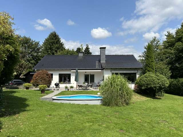 Thumbnail-Haus zum Mieten in Velbert 2.280,00 € 189 m²