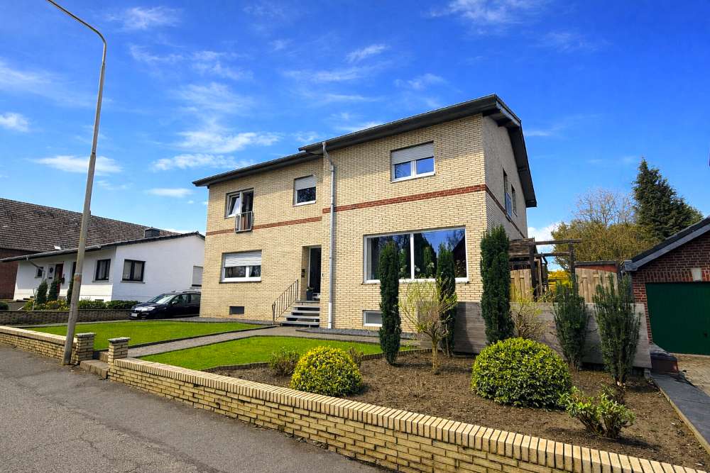 Thumbnail-Haus zum Kaufen in Heinsberg Braunsrath 349.000,00 € 250 m²