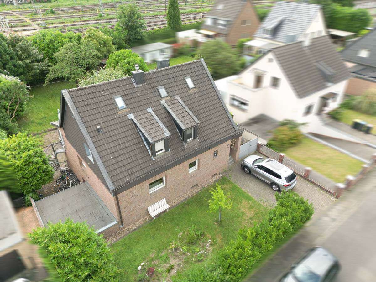 Thumbnail-Haus zum Kaufen in Düsseldorf 775.000,00 € 226 m²