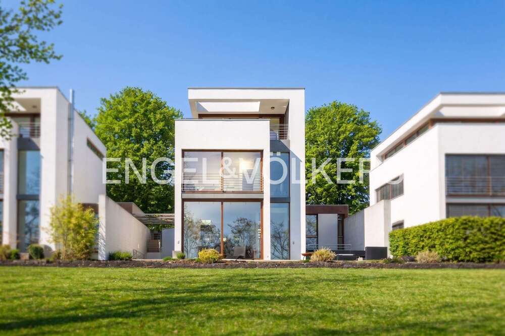 Thumbnail-Haus zum Kaufen in Oberursel 2.590.000,00 € 276 m²