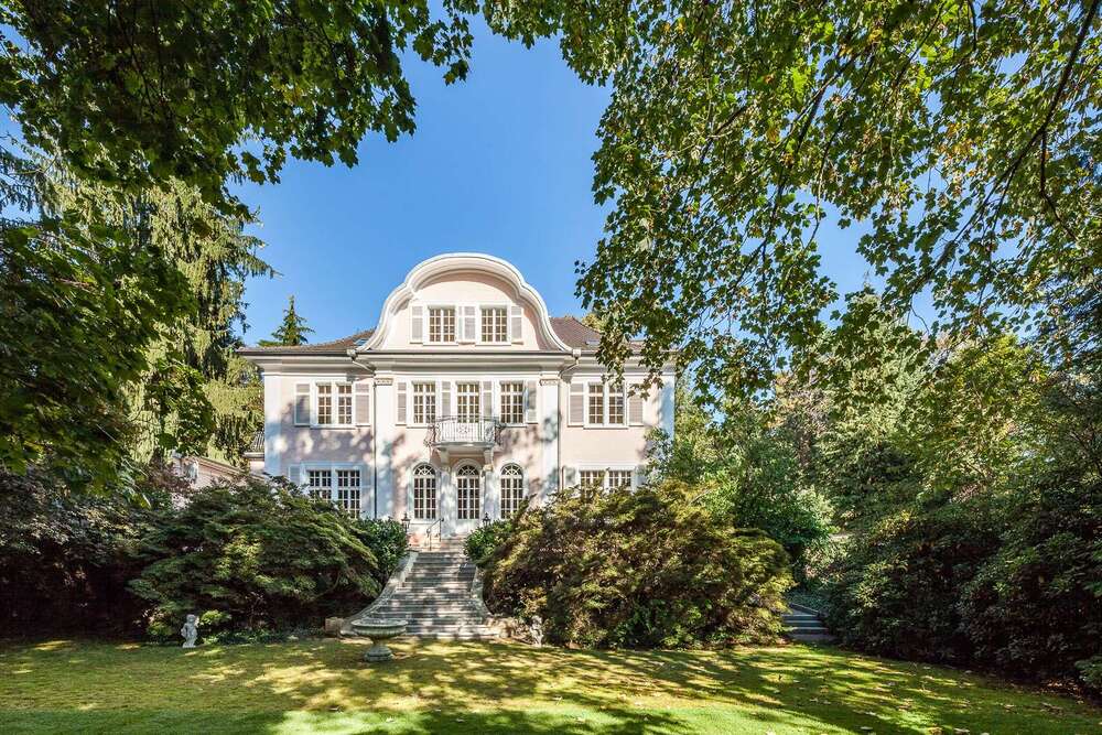 Thumbnail-Haus zum Kaufen in Baden-Baden 3.500.000,00 € 425 m²