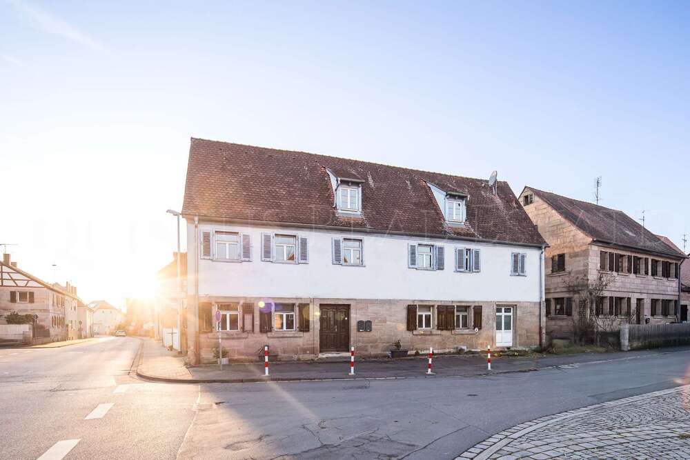 Thumbnail-Haus zum Kaufen in Erlangen-Büchenbach 789.000,00 € 303 m²