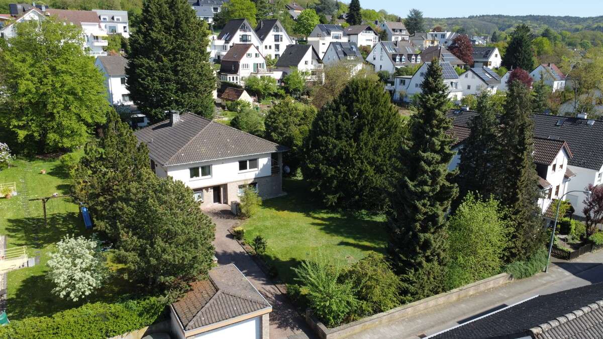 Thumbnail-Haus zum Kaufen in Bad Honnef 695.000,00 € 227 m²