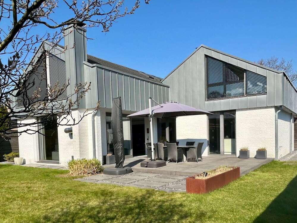 Thumbnail-Haus zum Kaufen in Ratingen-Hösel 1.660.000,00 € 287 m²