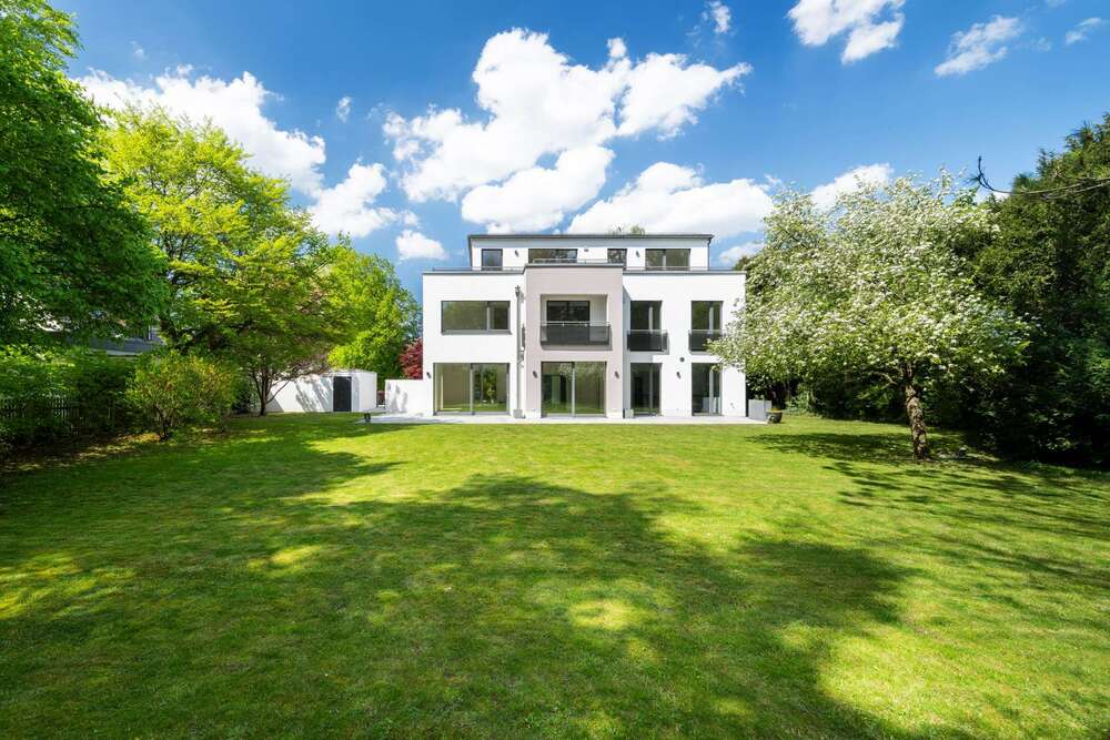 Thumbnail-Haus zum Kaufen in Gräfelfing 5.250.000,00 € 374 m²