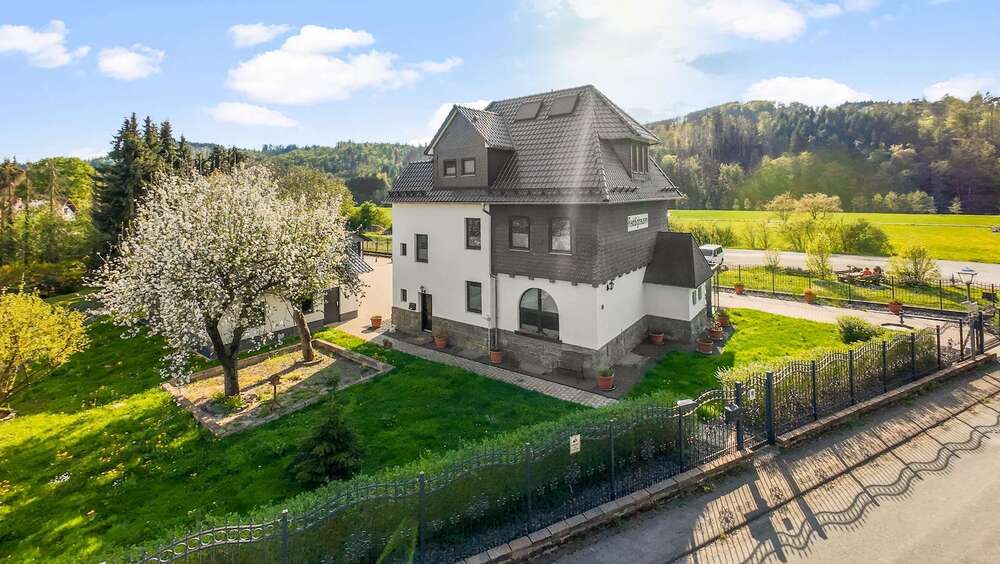 Thumbnail-Haus zum Kaufen in Hatzfeld (Eder) 349.000,00 € 203.57 m²