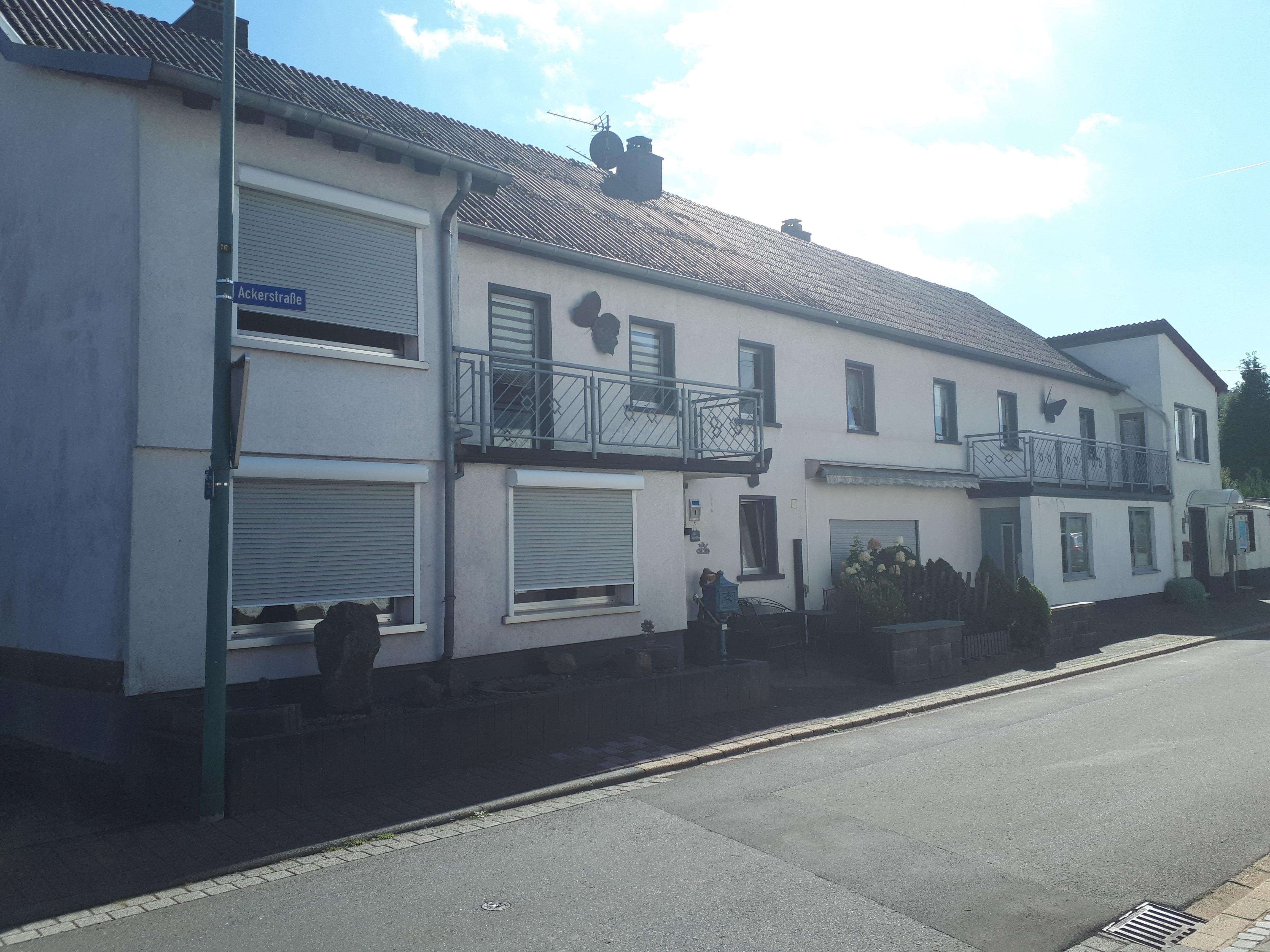 Thumbnail-Haus zum Kaufen in Neroth 249.000,00 € 268 m²