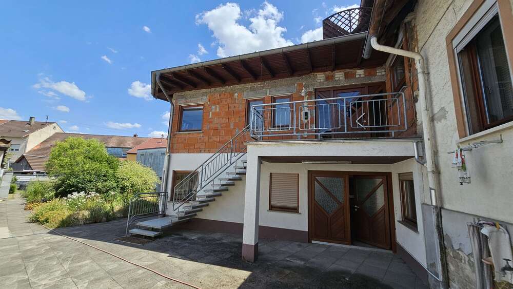 Thumbnail-Haus zum Kaufen in Östringen 399.000,00 € 294 m²