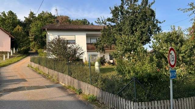 Thumbnail-Haus zum Kaufen in Wiesent 995.000,00 € 180 m²