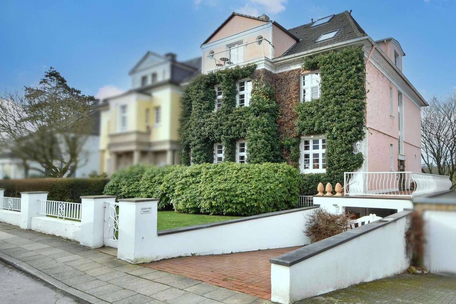 Thumbnail-Wohnung zum Kaufen in Essen Stadtwald 695.000,00 € 135 m²