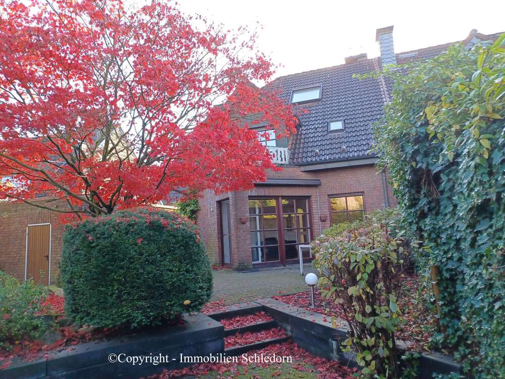 Thumbnail-Haus zum Kaufen in Oberhausen 650.000,00 € 183.8 m²