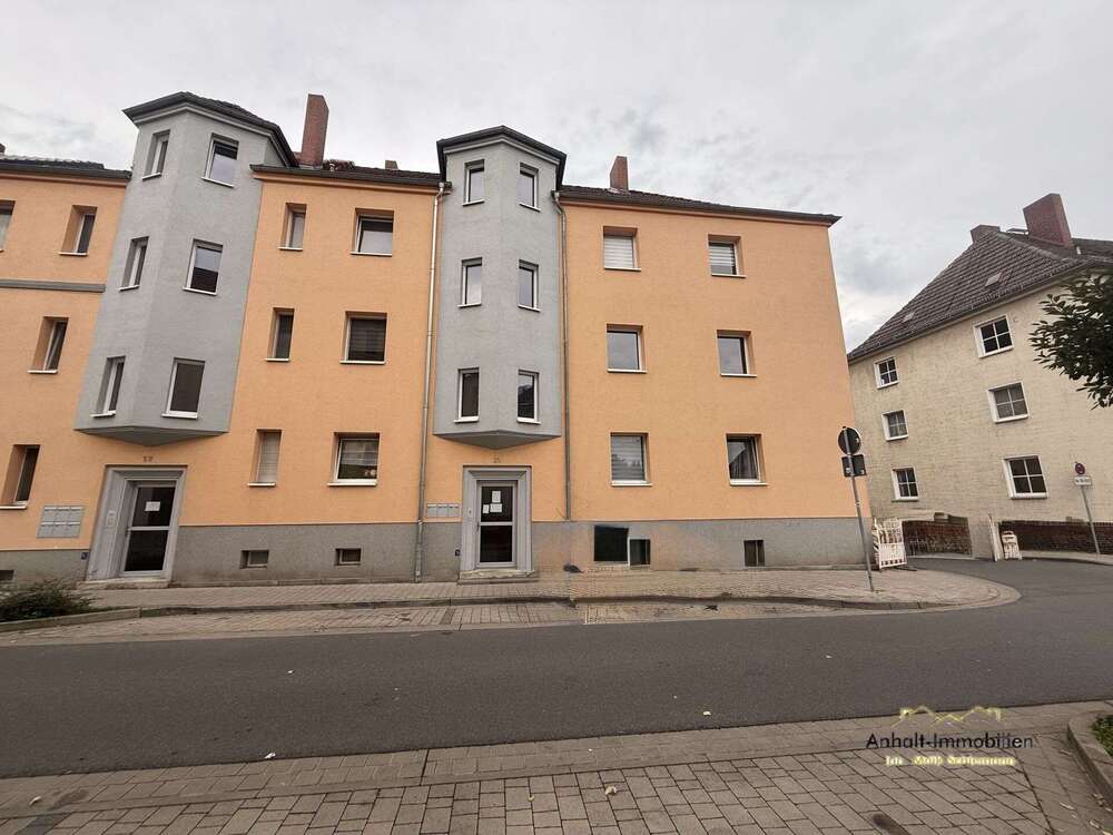 Thumbnail-Wohnung zum Mieten in Bitterfeld 650,00 € 92 m²