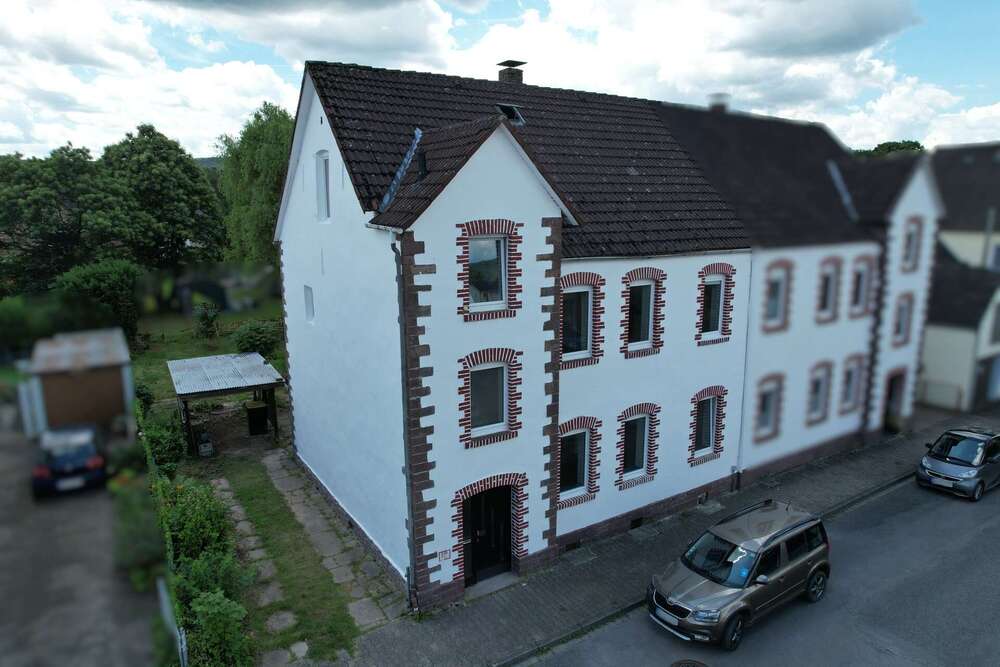Thumbnail-Haus zum Kaufen in Lauenförde 165.000,00 € 136.35 m²