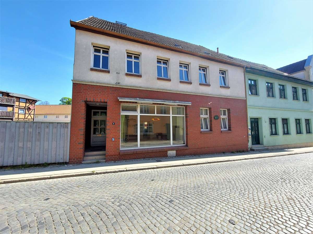 Thumbnail-Haus zum Kaufen in Stavenhagen 105.000,00 € 240 m²