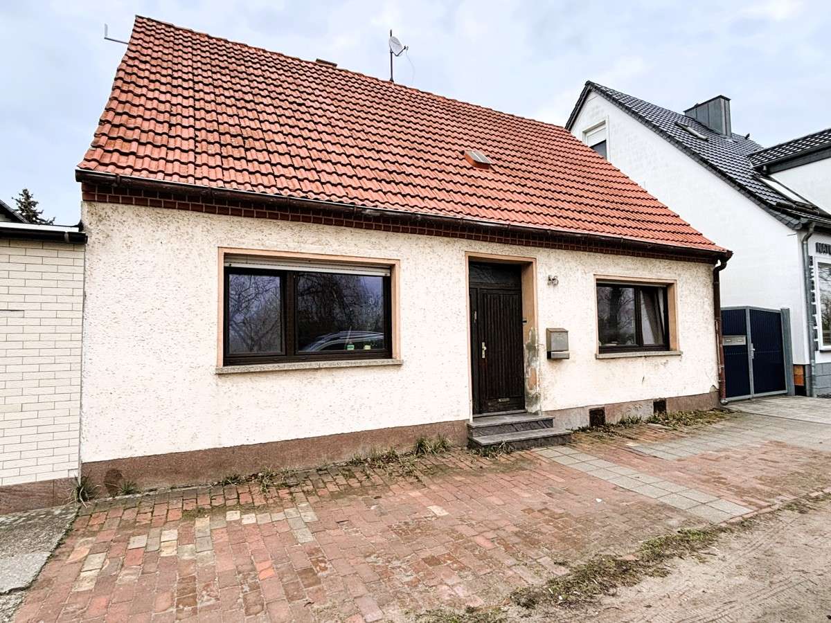 Thumbnail-Haus zum Kaufen in Coswig 60.000,00 € 80 m²