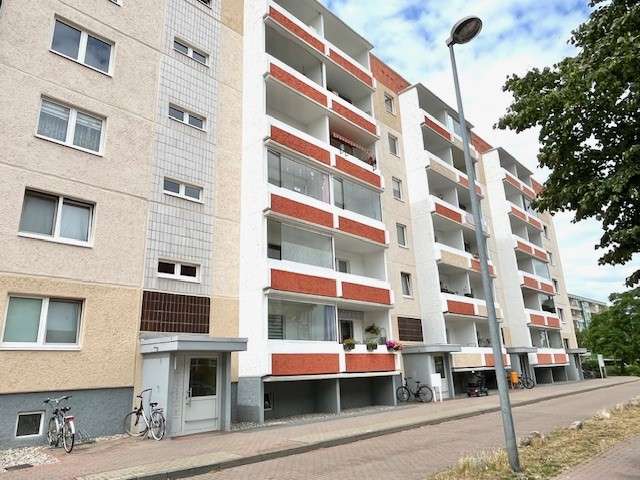 Thumbnail-Wohnung zum Mieten in Waren (Müritz) 365,00 € 61.95 m²