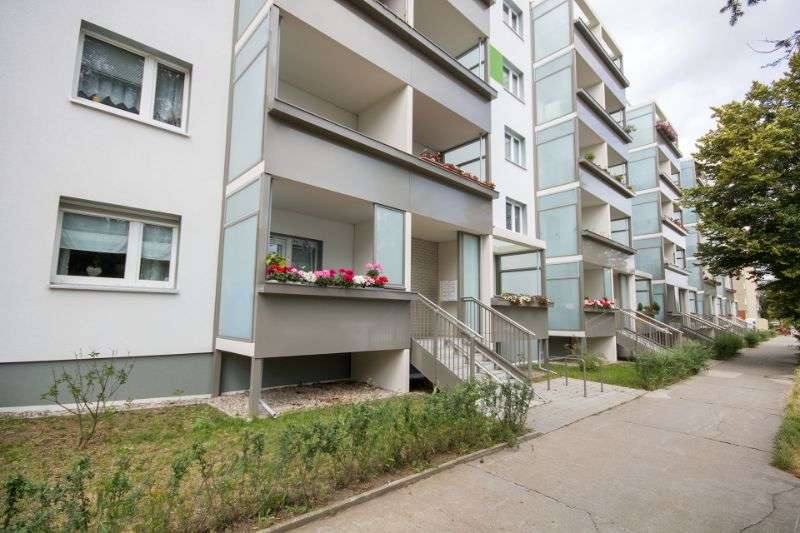 Thumbnail-Wohnung zum Mieten in Halle (Saale) 348,00 € 56.93 m²