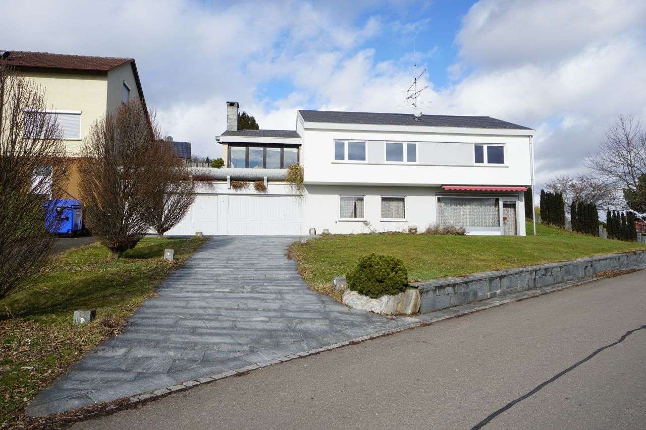 Thumbnail-Haus zum Kaufen in Pliezhausen 690.000,00 € 196 m²