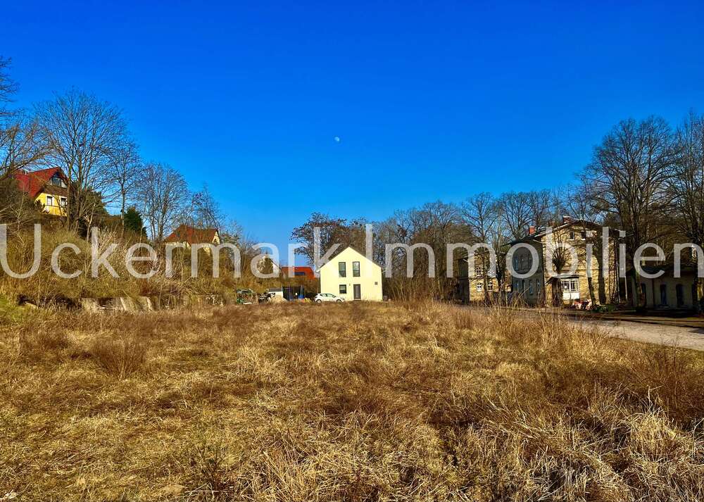 Thumbnail-Grundstück zu verkaufen in Lychen 60.500,00 € 930 m²