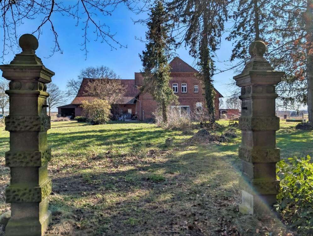 Thumbnail-Haus zum Kaufen in Petershagen 340.000,00 € 200 m²