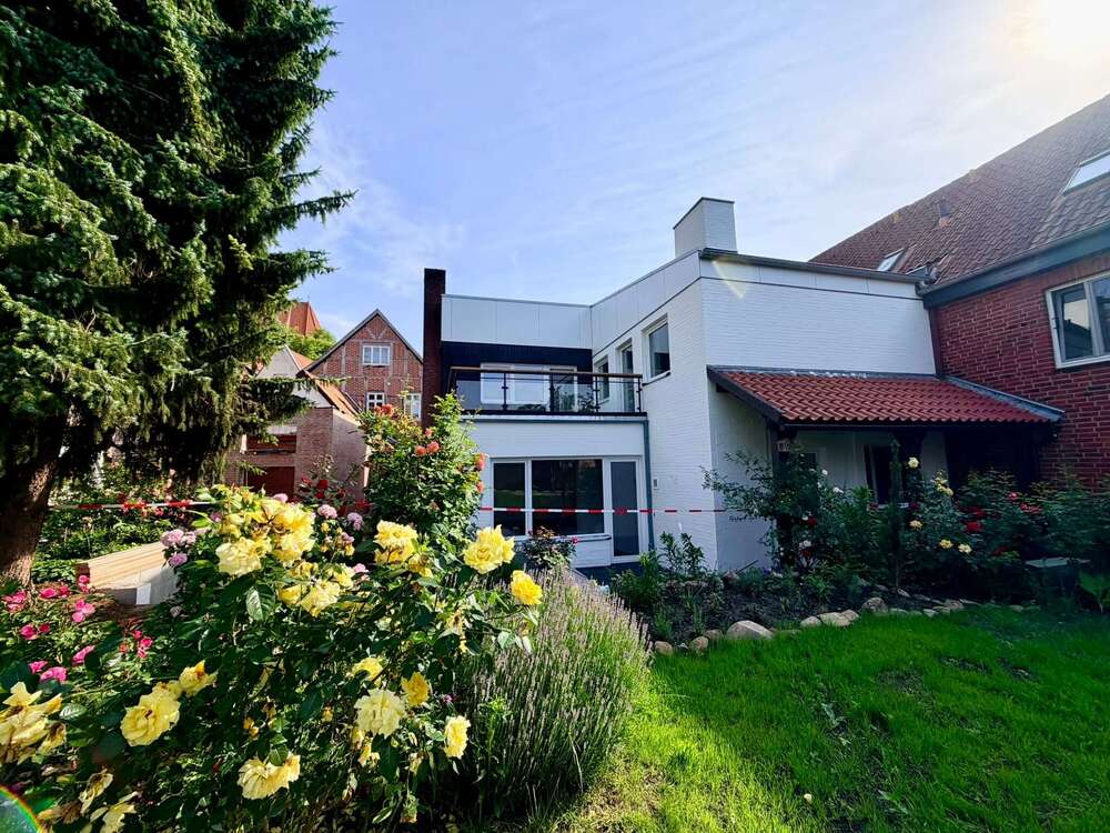 Thumbnail-Haus zum Kaufen in Lüneburg 875.000,00 € 215.28 m²