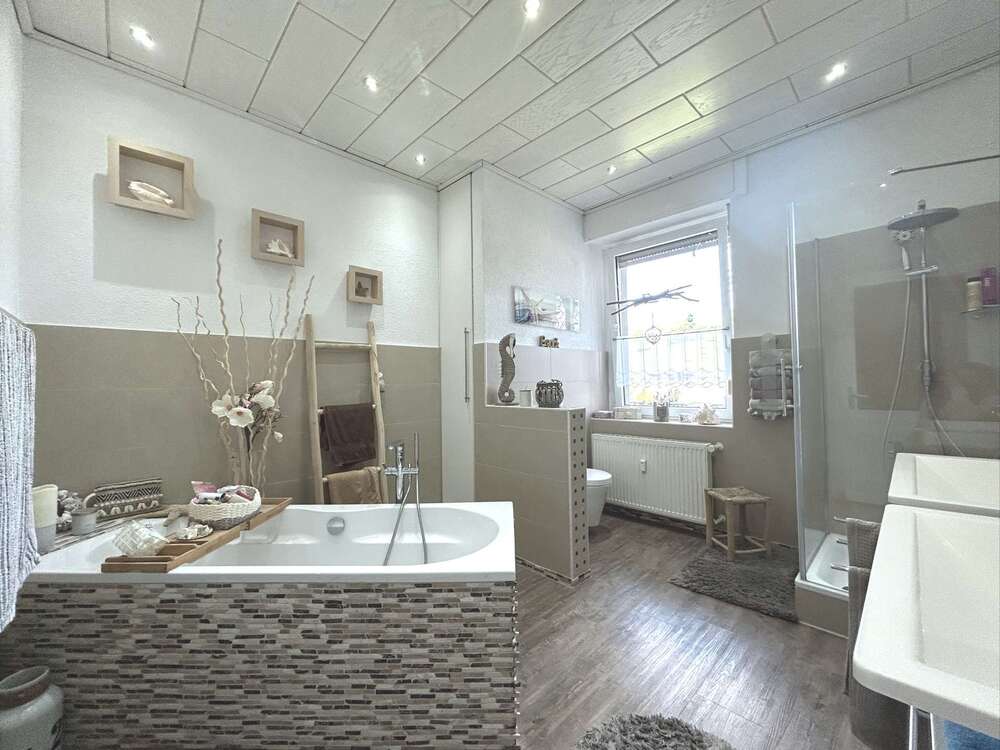 Thumbnail-Wohnung zum Kaufen in Velbert 249.000,00 € 105 m²