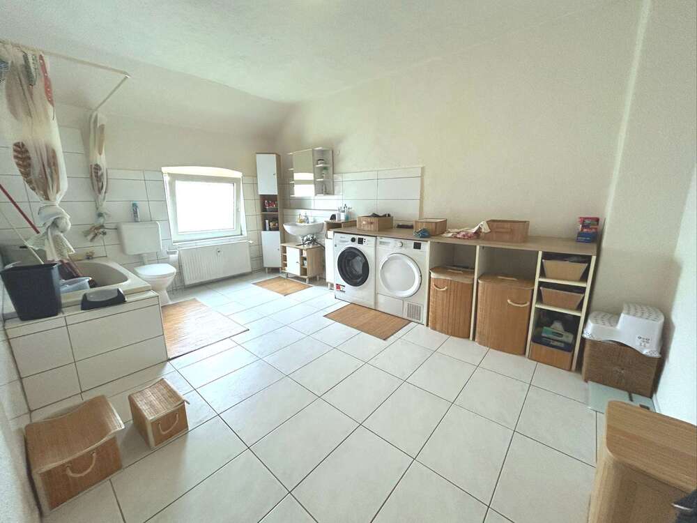Thumbnail-Wohnung zum Kaufen in Gelsenkirchen 105.000,00 € 120 m²