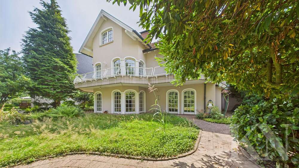 Thumbnail-Haus zum Kaufen in Saarbrücken 549.000,00 € 349.37 m²