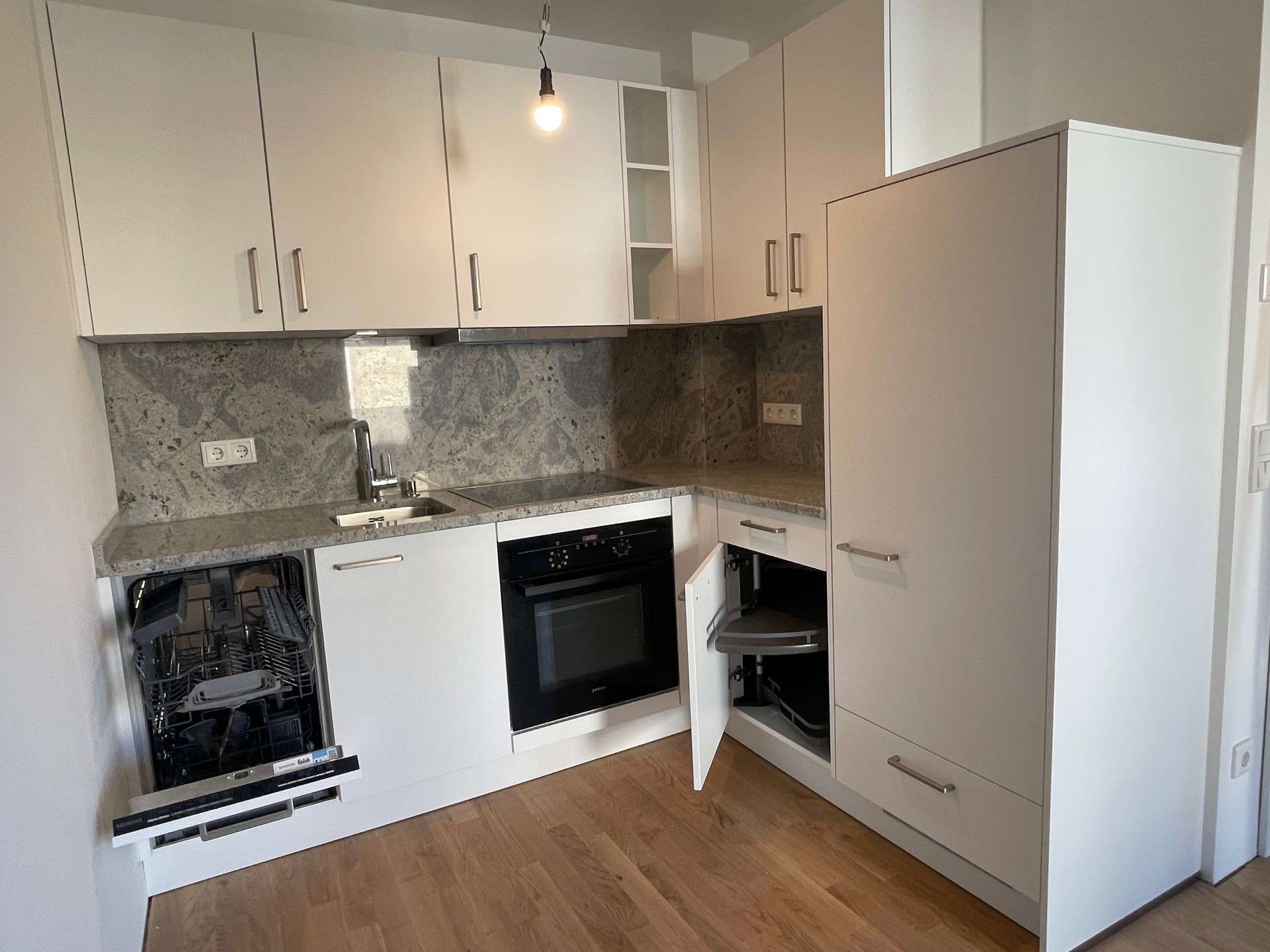 Thumbnail-Wohnung zum Mieten in Höhenkirchen-Siegertsbrunn 1.250,00 € 48 m²