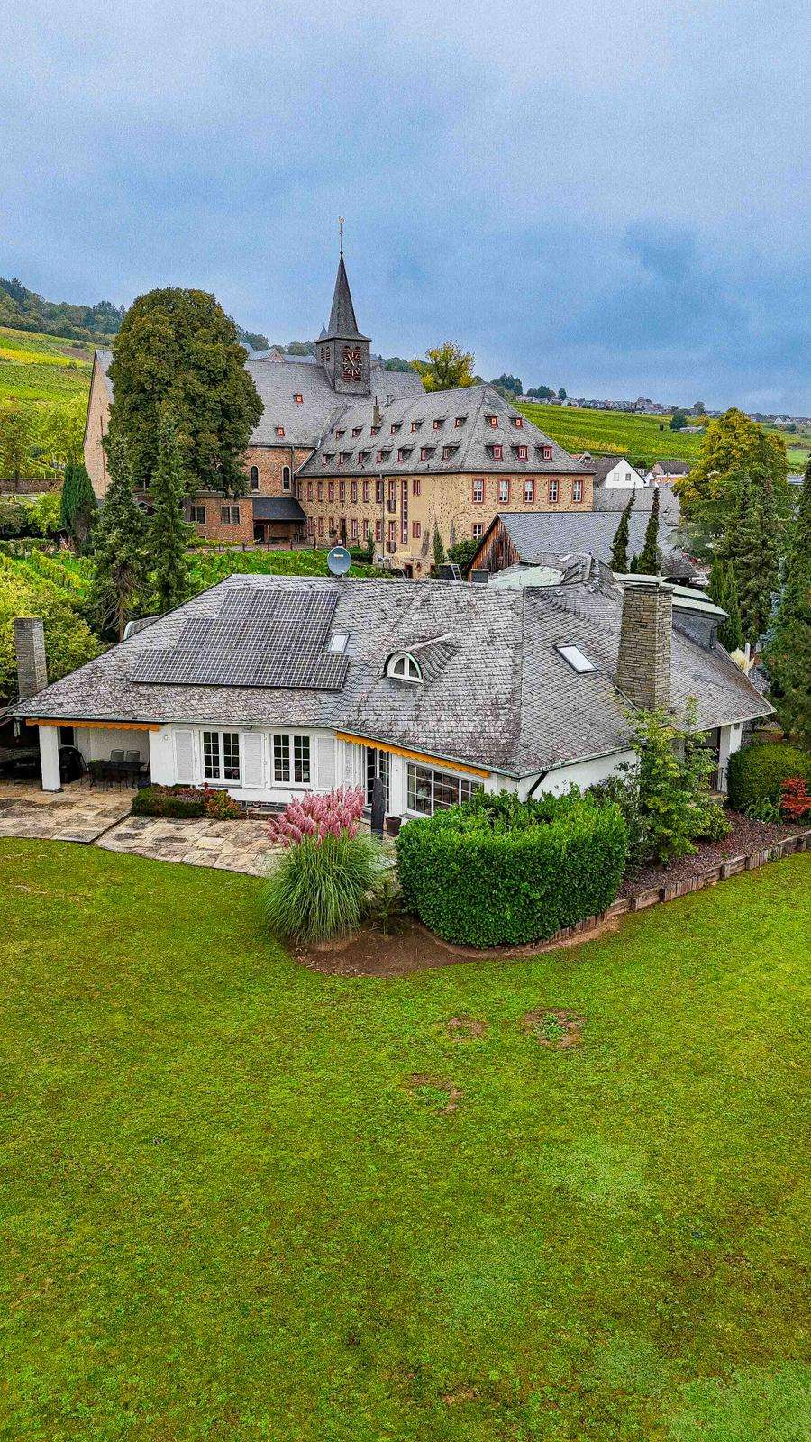 Thumbnail-Haus zum Kaufen in Rüdesheim am Rhein 3.200.000,00 € 786 m²