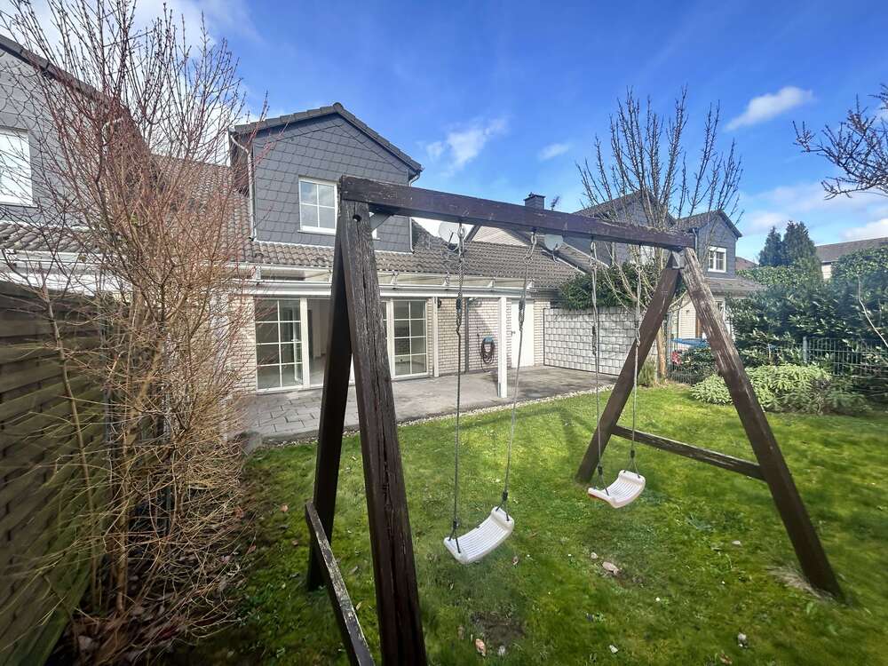 Thumbnail-Haus zum Mieten in Köln Zündorf 2.070,00 € 148 m²