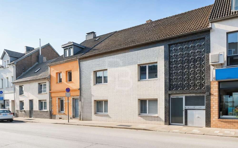 Thumbnail-Haus zum Kaufen in Köln 589.000,00 € 201 m²