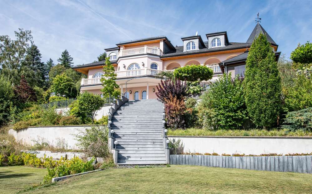 Thumbnail-Haus zum Kaufen in Schmitten 3.990.000,00 € 950 m²