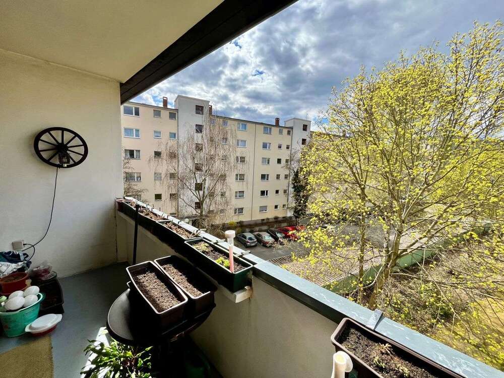 Thumbnail-Wohnung zum Kaufen in Berlin 151.000,00 € 68.31 m²