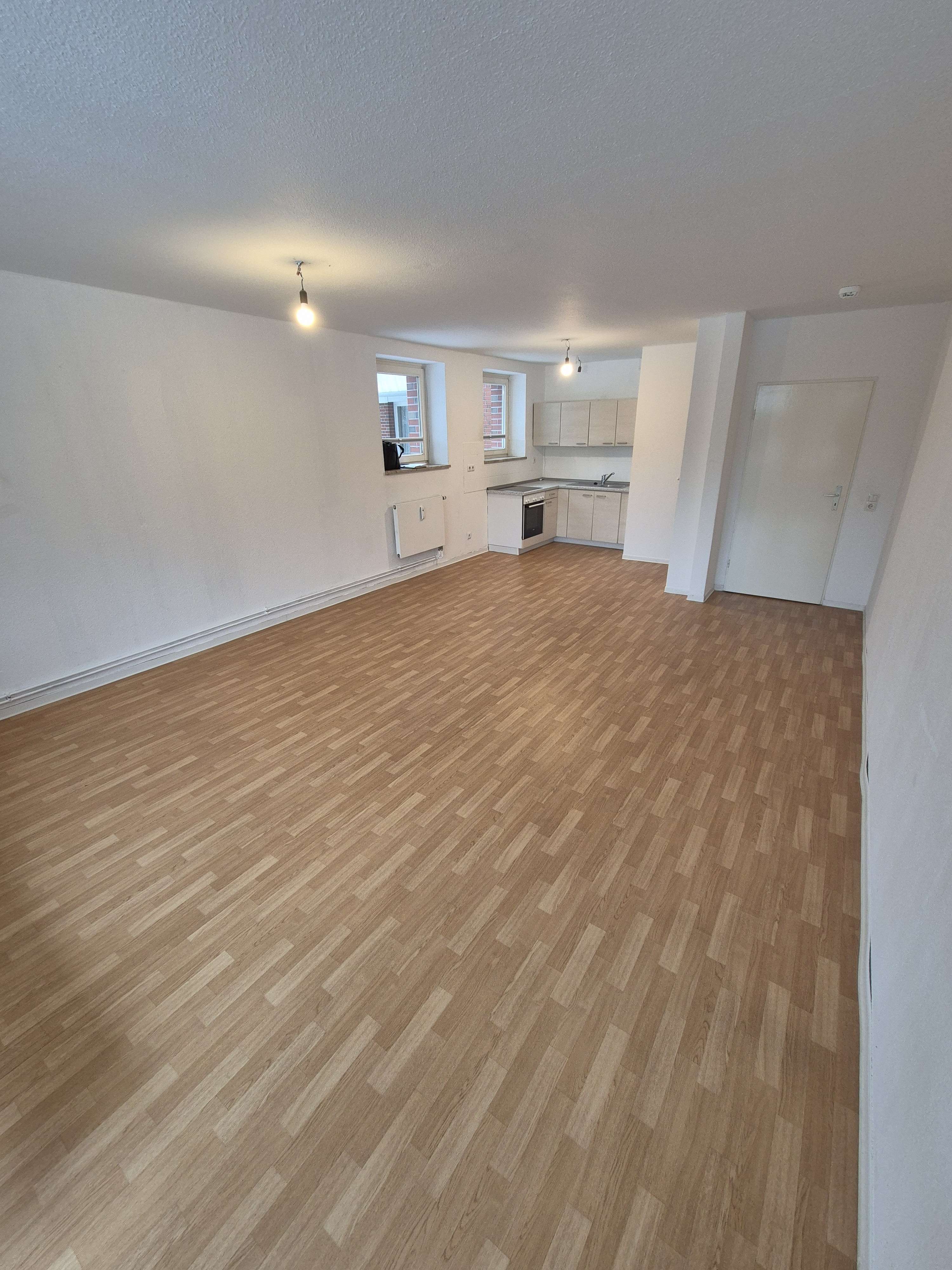 Thumbnail-Wohnung zum Mieten in Kiel 573,00 € 47.72 m²