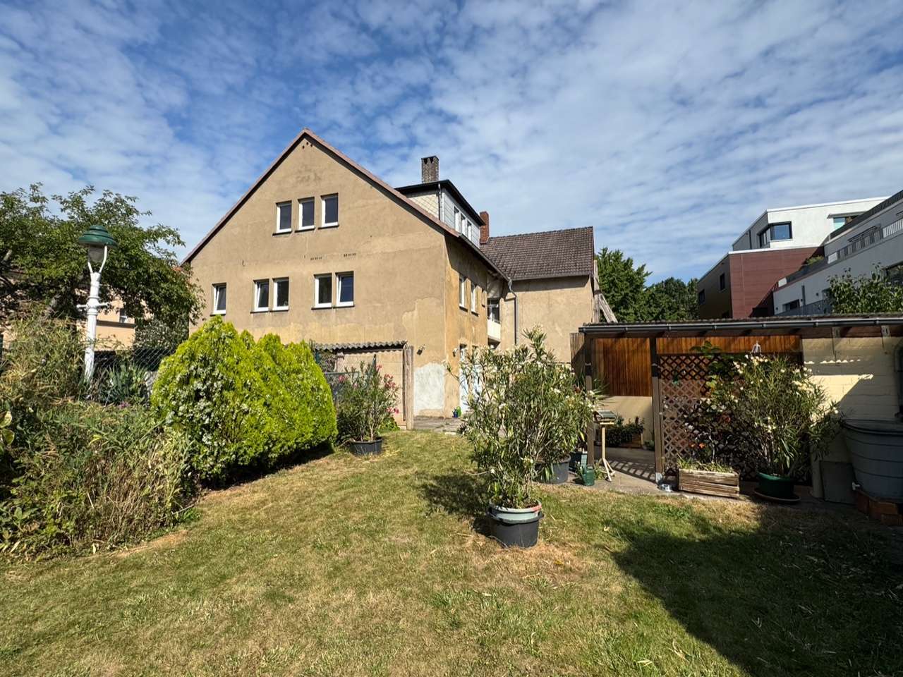 Thumbnail-Haus zum Kaufen in Hameln 275.000,00 € 310 m²